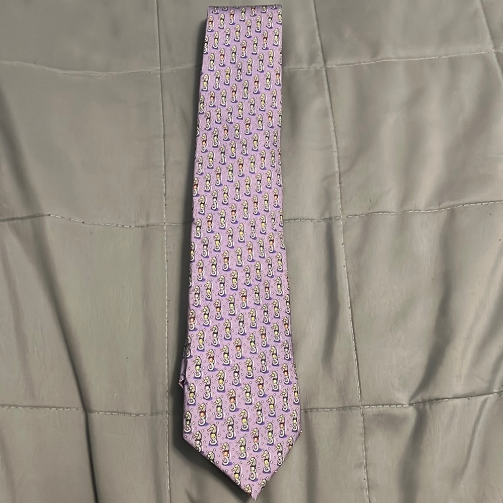 Vineyard vines seahorse Kentucky derby special print